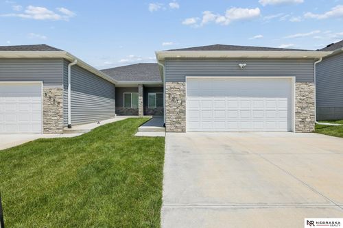 5074 W Stampede Ln, Lincoln, NE, 68528-2220 | Card Image