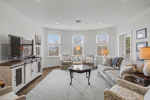 apt-303-40 College St, Burlington, VT, 05401-4466 | Card Image