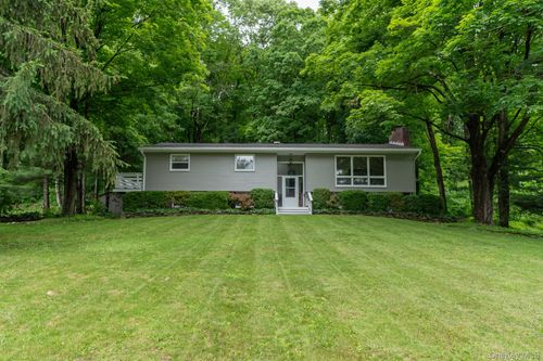 41 Mountain Dr, Pleasant Valley, NY, 12569-5900 | Card Image
