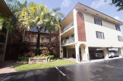 16-917 Ne 16th Ave, Fort Lauderdale, FL, 33304-4493 | Card Image