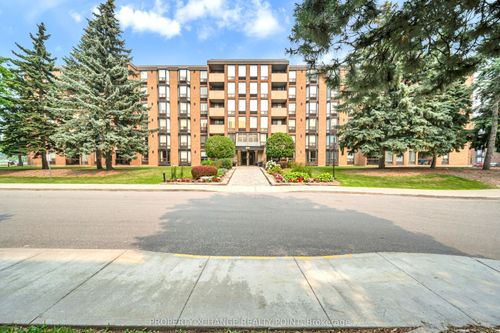 109-1535 Diefenbaker Crt, Pickering, ON, L1V3W2 | Card Image