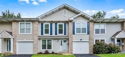 8227 Swarthmore Ct, University City, MO, 63130-2040 | Card Image