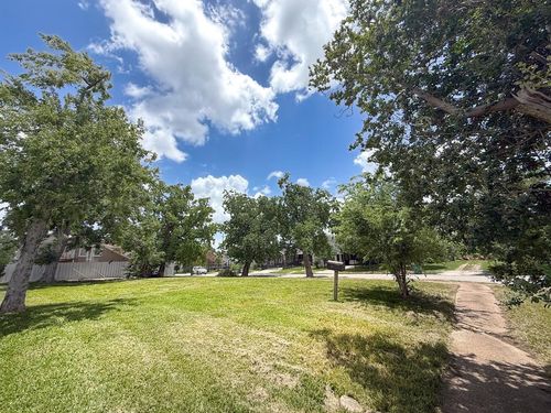 1573 Godwin St, Houston, TX, 77023-4524 | Card Image