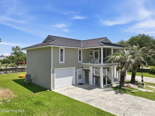 115 Jennifer Dr, Harkers Island, NC, 28531-9633 | Card Image