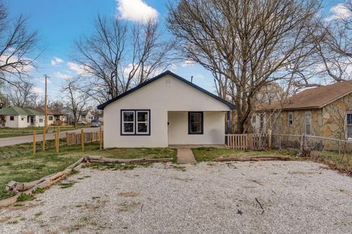 601 E Highland St, Aurora, MO, 65605-2351 | Card Image