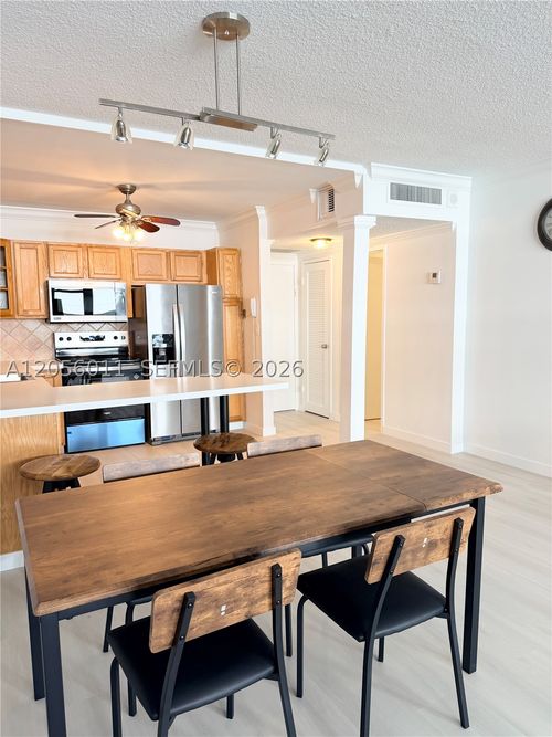 521-3725 S Ocean Dr, Hollywood, FL, 33019-2908 | Card Image