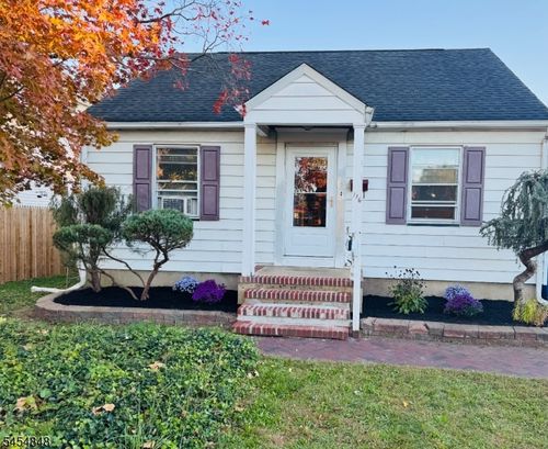 116 Giles Ave, Middlesex, NJ, 08846-1901 | Card Image