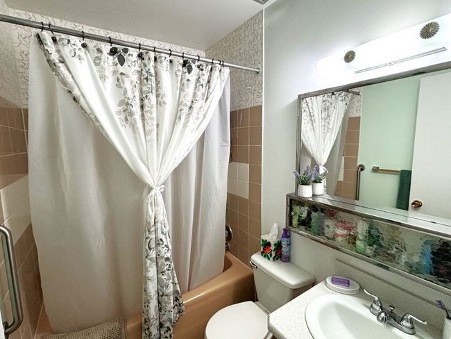Bathroom #2 | Image 22