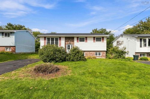 89 Charles Road, Timberlea, NS, B3T1J7 | Card Image