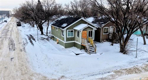 1578 Elphinstone St, Regina, SK, S4T3M8 | Card Image