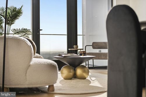 ph1b-210 S 12th St, PHILADELPHIA, PA, 19107-6316 | Card Image