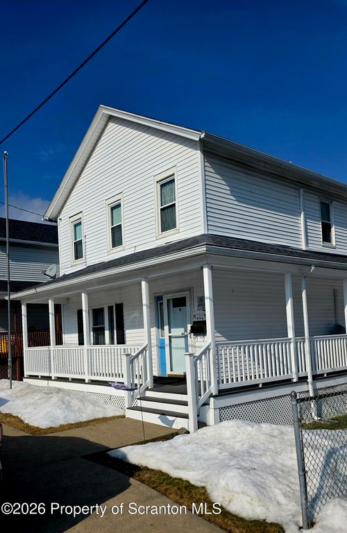 208 W Taylor St, Taylor, PA, 18517-1718 | Card Image