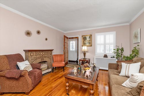 130 232nd St, Laurelton, NY, 11413-1826 | Card Image