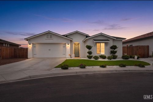 6811 Gussage Ct, Bakersfield, CA, 93307-2128 | Card Image