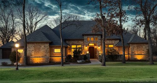 17743 E Red Hawk Rd, Owasso, OK, 74055-2653 | Card Image