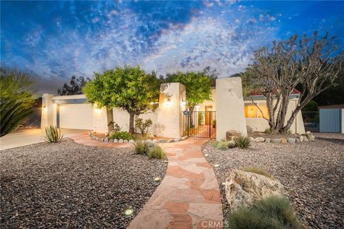 2571 King Way, Claremont, CA, 91711-1720 | Card Image
