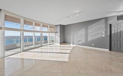 1002 - 1643 Brickell Ave, Condo with 3 bedrooms, 4 bathrooms and null parking in Miami FL | Image 1