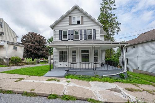 739 Broadway, Bangor, PA, 18013-2317 | Card Image
