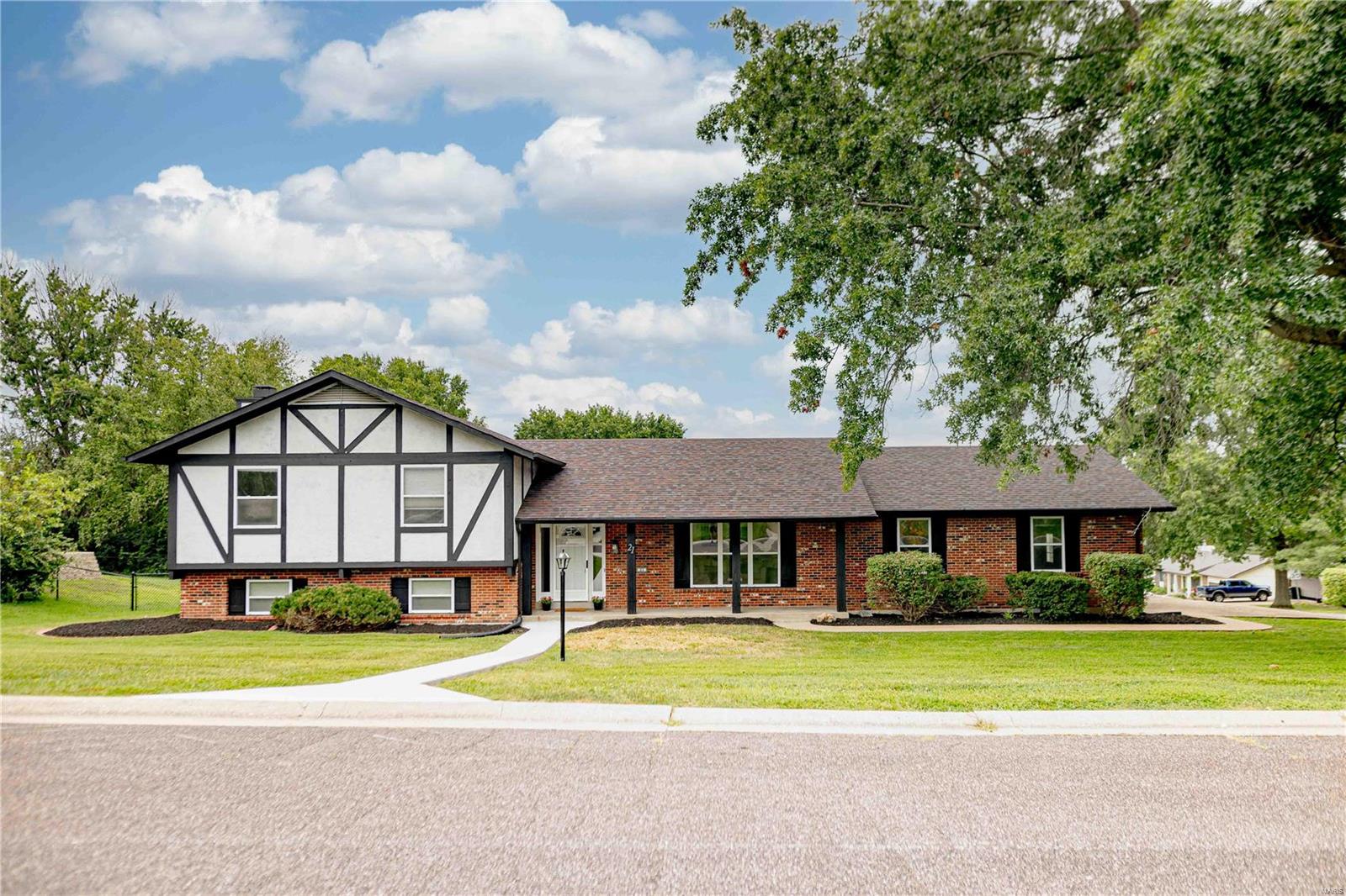 Berkshire Dr, Washington, MO 63090