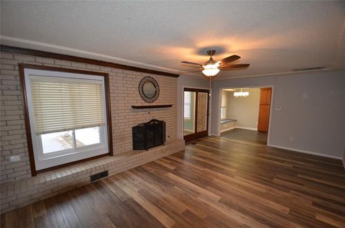 1212 Val Genes Rd, Edmond, OK, 73003-6043 | Card Image