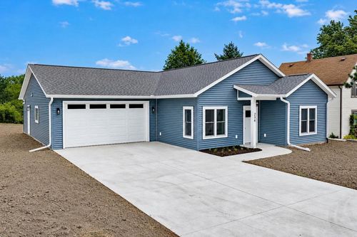 236 W 2nd St, REEDSBURG, WI, 53959-1520 | Card Image