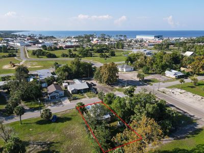 213 Ave B, House other with 3 bedrooms, 2 bathrooms and null parking in Port St. Joe FL | Image 2