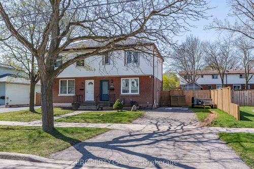 72 Martha St, Hamilton, ON, L8H2B7 | Card Image