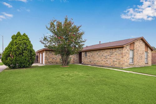 2814 Lacewing Ln, Houston, TX, 77067-3324 | Card Image