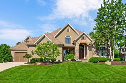 16316 Rosehill St, Overland Park, KS, 66221-8421 | Card Image