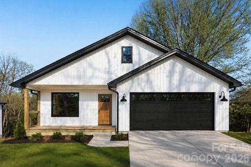 2-124 N Main Street, Mars Hill, NC, 28754 | Card Image