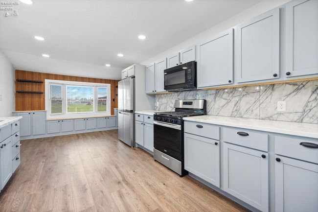 3807 Matthes Ave, House other with 3 bedrooms, 2 bathrooms and 2 parking in Sandusky OH | Image 6
