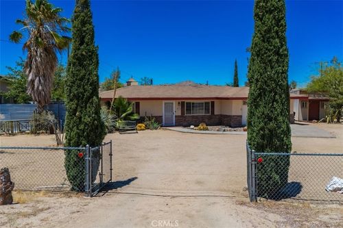 57556 Pueblo Trl, Yucca Valley, CA, 92284-3828 | Card Image