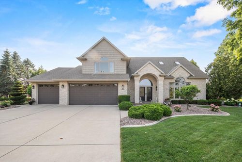 2920 Circle Oaks Lane, ASHWAUBENON, WI, 54313 | Card Image