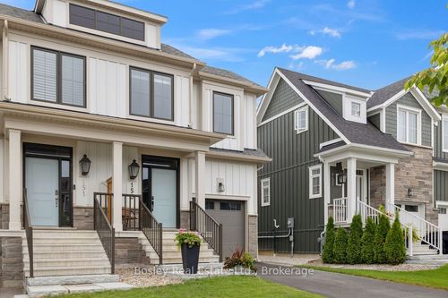 153 Sycamore St, Blue Mountains, ON, L9Y4E4 | Card Image