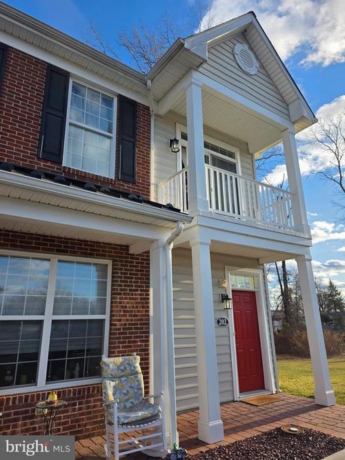 202 Mission Ln, Levittown, PA, 19054-2048 | Card Image