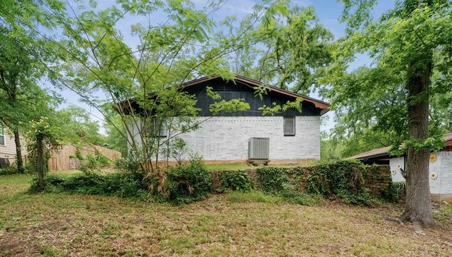 1114 E Neches St, Home with 3 bedrooms, 2 bathrooms and 2 parking in Palestine TX | Image 5
