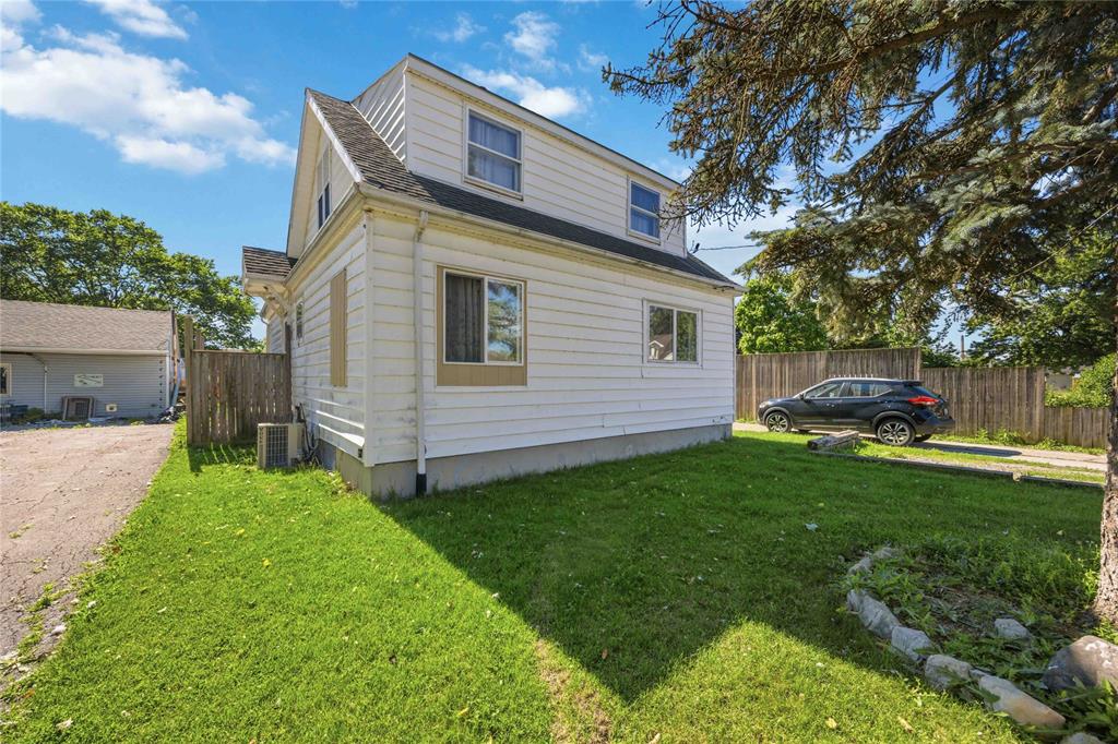 Residential in Sarnia 4