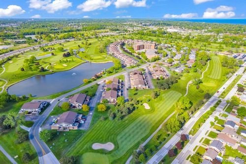 9-224 Country Club Dr, Saint Clair Shores, MI, 48082-1057 | Card Image