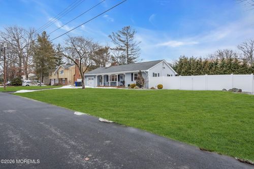 21 Wayside Dr, Brick, NJ, 08724-4343 | Card Image