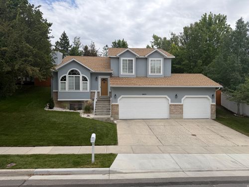 1682 E Sunrise Meadow Dr, Sandy, UT, 84093 | Card Image