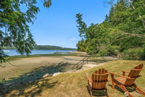 16305 Crescent Dr Sw, Vashon, WA, 98070-3742 | Card Image