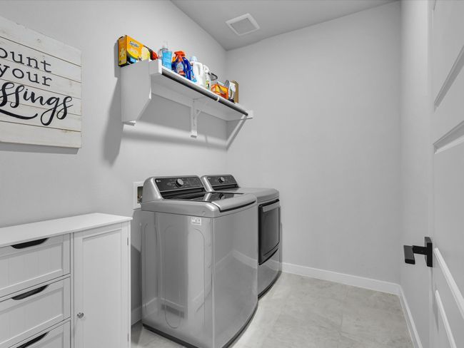 1366 Silverthorn Trl, House other with 5 bedrooms, 3 bathrooms and null parking in Justin TX | Image 24