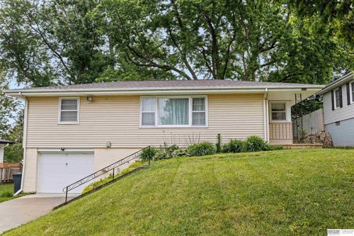 911 Arnold St, Glenwood, IA, 51534-1855 | Card Image