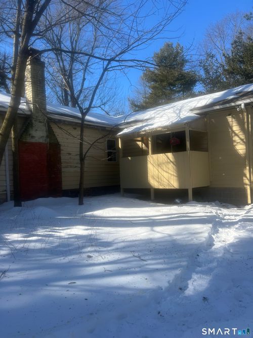 51 Woody Ln, West Haven, CT, 06516-7513 | Card Image