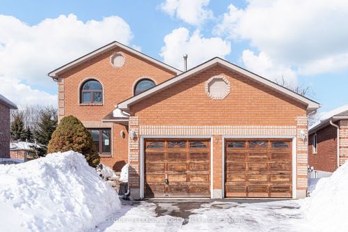 7 Nugent Crt, Barrie, ON, L4N7A9 | Card Image