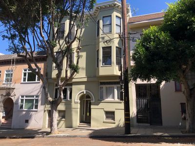 4 - 1530 Hyde Street, Condo with 2 bedrooms, 1 bathrooms and 1 parking in San Francisco CA | Image 1