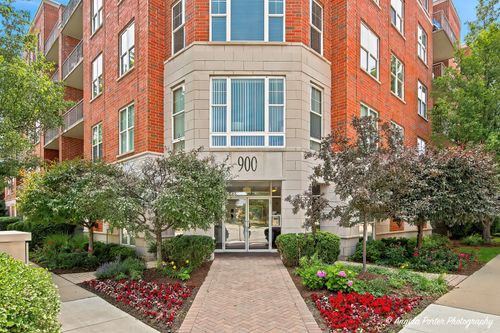 201-900 Lee St, Des Plaines, IL, 60016-6581 | Card Image