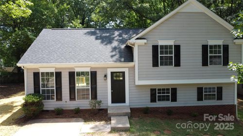 3140 Periwinkle Ct, Charlotte, NC, 28269-3077 | Card Image