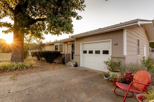 608 Oak St, Gassville, AR, 72635-8644 | Card Image