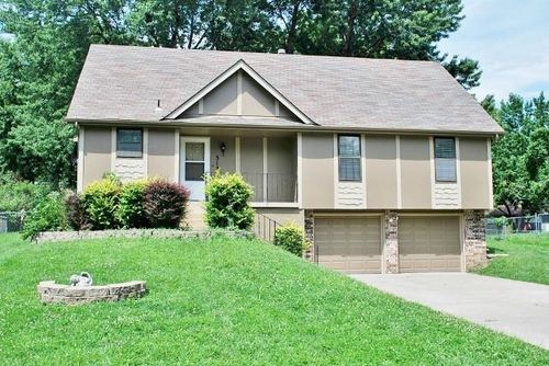313 Se Alice St, Blue Springs, MO, 64014-3625 | Card Image